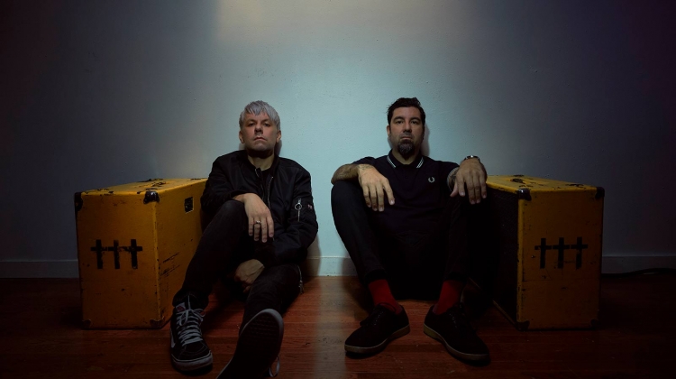 crosses chino moreno PROMO 2022 crop, Jonathan Weiner