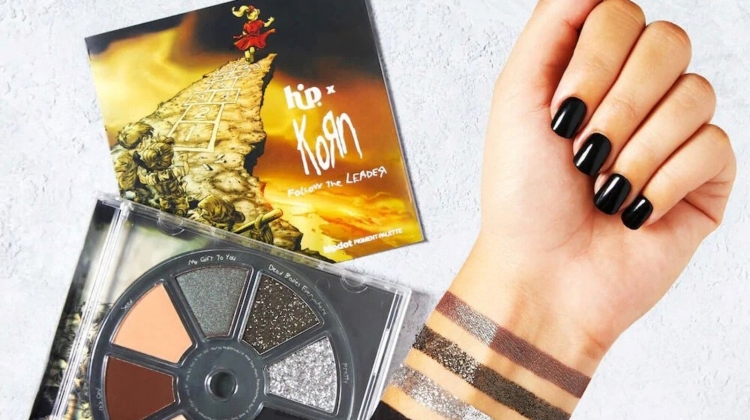 Korn follow the leader makeup set 1600x900