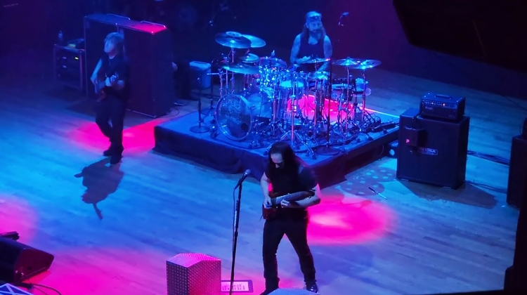 Portnoy petrucci 2022 first show screen